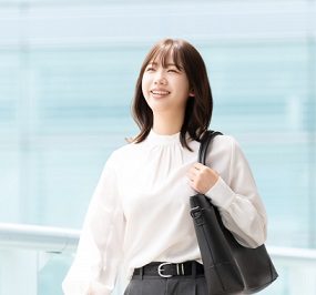 就活で使えるシンプルなトートバッグのイメージ